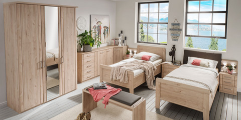 Valencia Schlafzimmer klassisch Komfortzimmer Drehtürenschrank Komfort Bett